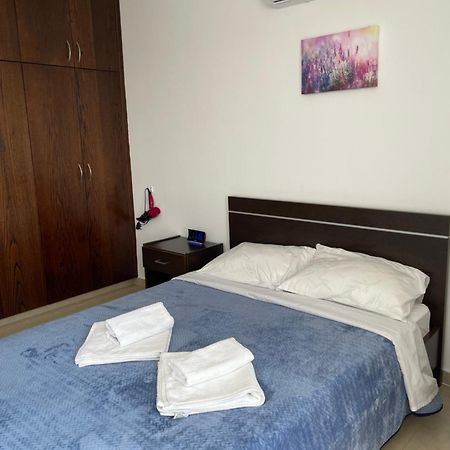 Cyprus Penelope Apartment Larnaca Bagian luar foto
