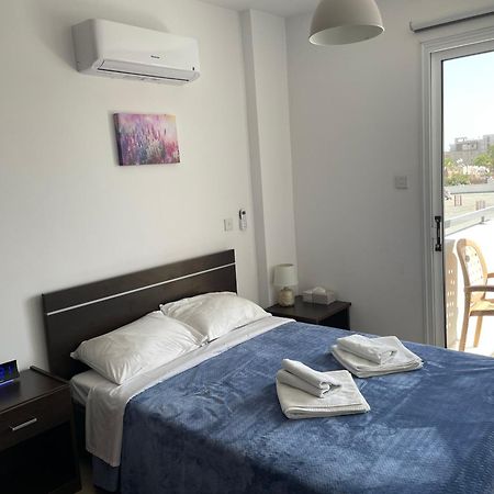 Cyprus Penelope Apartment Larnaca Bagian luar foto