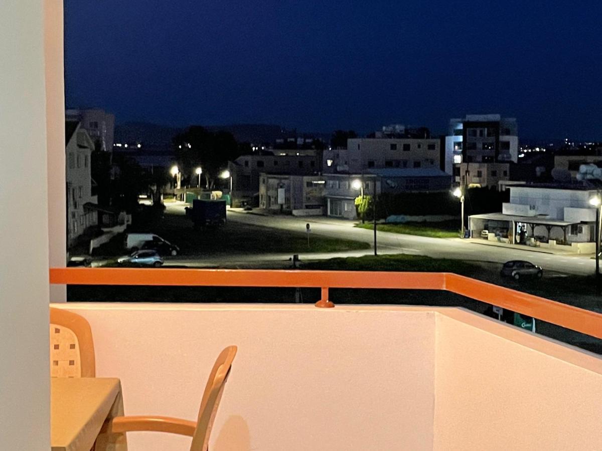 Cyprus Penelope Apartment Larnaca Bagian luar foto