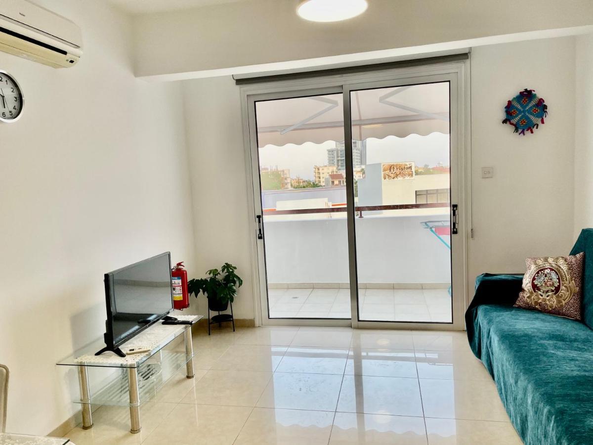 Cyprus Penelope Apartment Larnaca Bagian luar foto