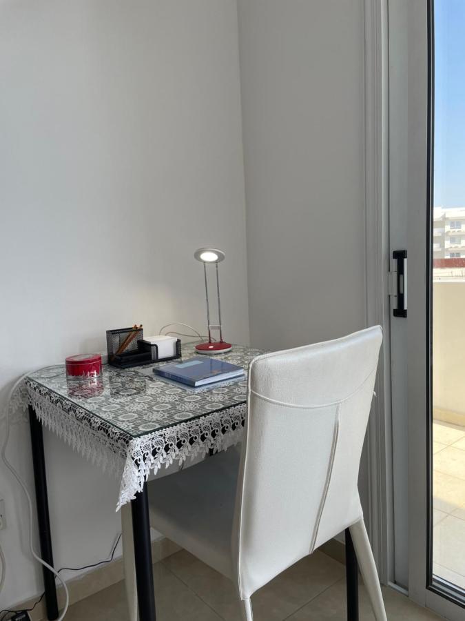 Cyprus Penelope Apartment Larnaca Bagian luar foto