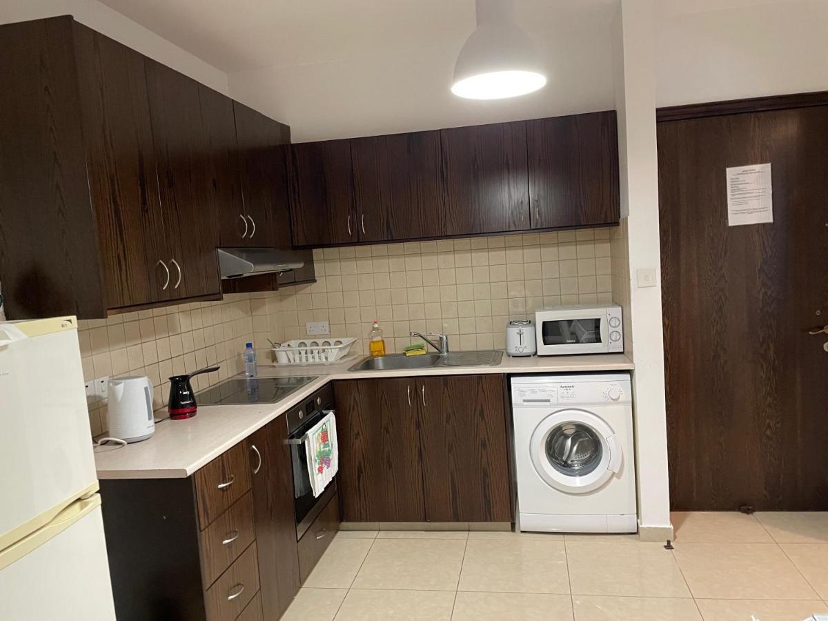 Cyprus Penelope Apartment Larnaca Bagian luar foto