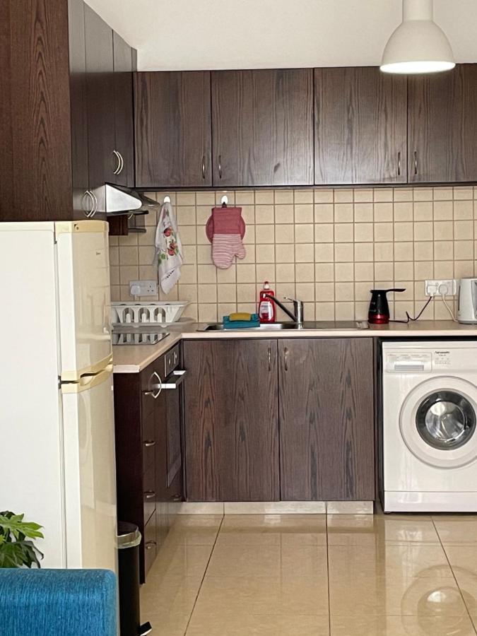 Cyprus Penelope Apartment Larnaca Bagian luar foto
